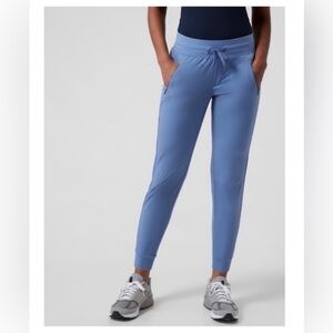Athleta Trekkie North Jogger, Sz. 6